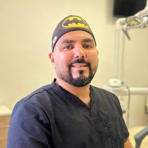 Ariel Peinado - Odontólogo. Rehabilitación oral e implantología
